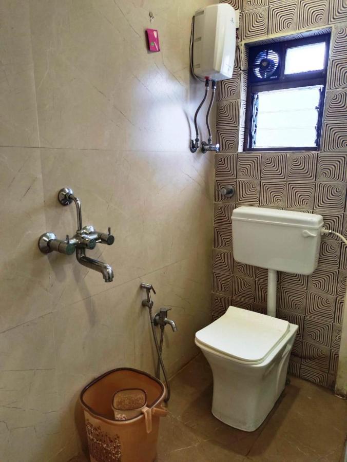 מלון Ulhāsnagar Nirvana Lodging & Boarding מראה חיצוני תמונה